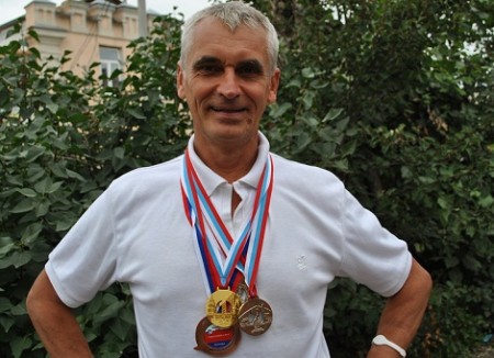 В Куйбышеве живет чемпион мира по зимнему плаванию Игорь Мазурин